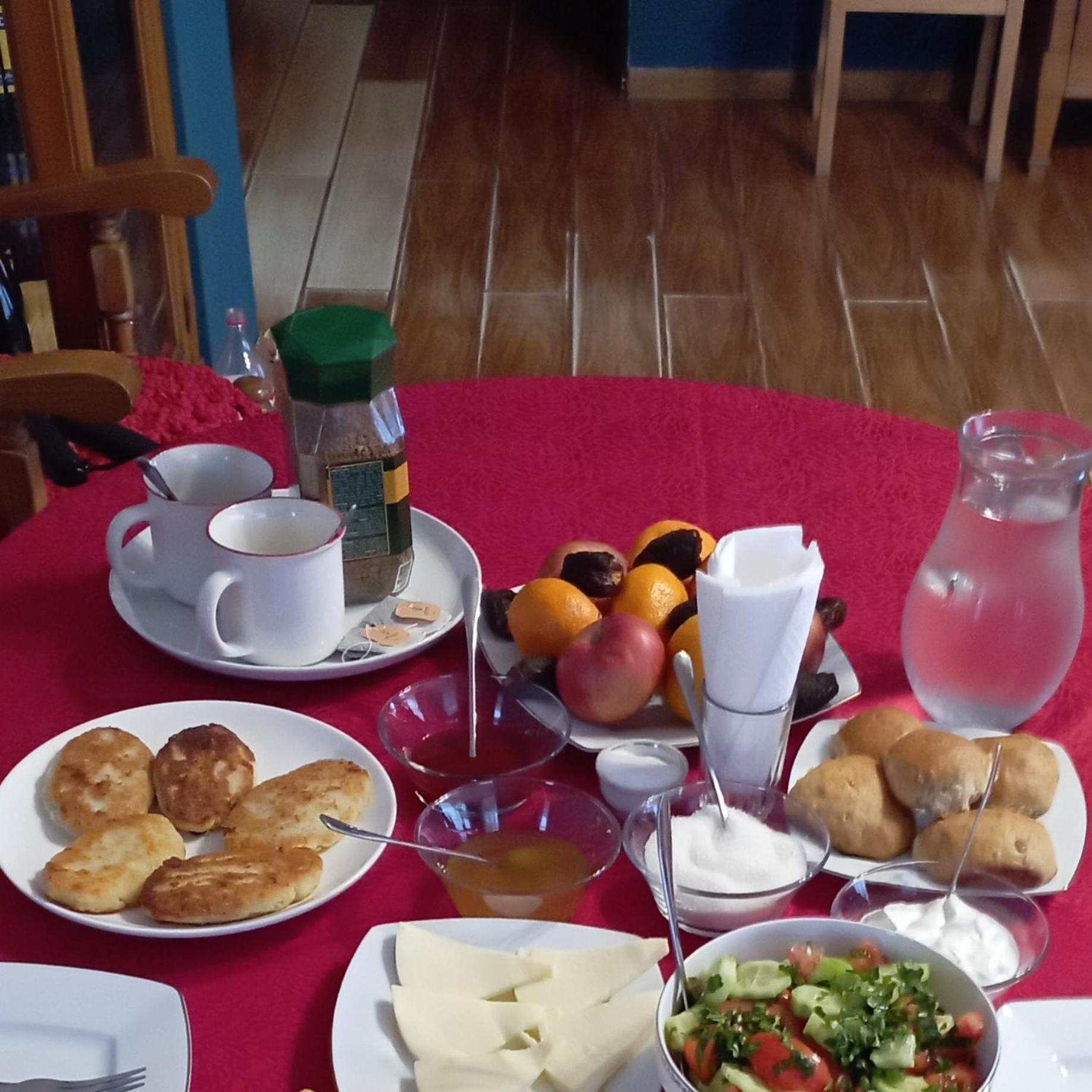 Mariana'S Guest House 메스티아 객실 사진
